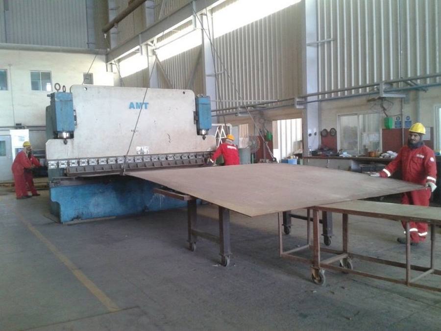 250-ton press brake